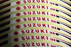 Светоотражающая наклейка на обод колеса 