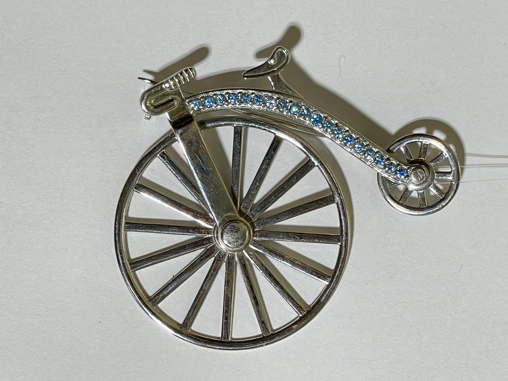 Велосипед (серебряный брошь)
