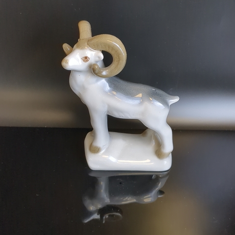 Фарфоровая статуэтка Архар горный баран. Полонский фарфоровый завод. УССР