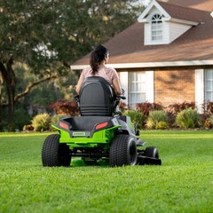 Трактор садовый Greenworks GC82LT107 82V (107 см) CrossoverT аккумуляторный