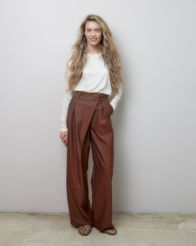 Брюки на запах из шерсти Вивьен Вествуд корица