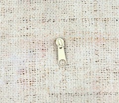 Бегунок галантерейный спираль Т5, №306 сливочный