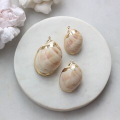 Подвеска Ракушка с позолотой 25-42 на 15-30 мм, РК032