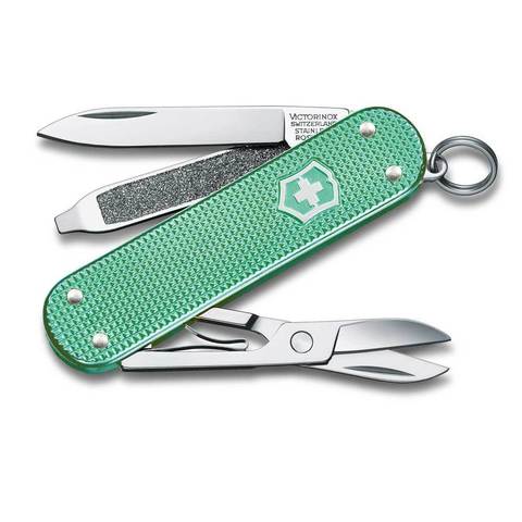 Нож-брелок Victorinox Classic SD ALOX Colors, Minty Mint (0.6221.221G) с алюминиевыми накладками рукояти, 5 функций, 58 мм. в сложенном виде, цвет светло-зелёный | Wenger-Victorinox.Ru