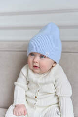 Шапочка вязаная без отворота (светло-голубая)