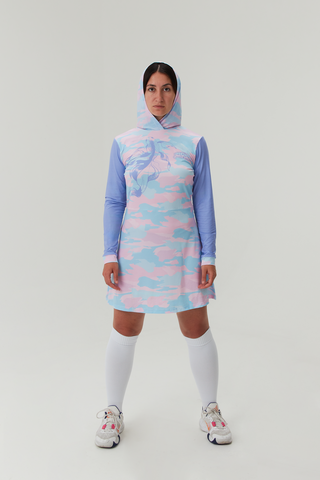 Платье летнее с капюшоном из перфорированной ткани "Облачная Яни"