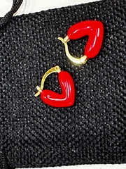 Серьги минисердечки с красной эмалью