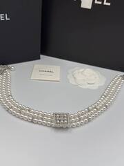 Колье-чокер CHANEL - нитки жемчуга трехрядные