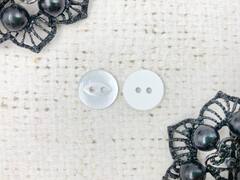 Пуговицы, d 1,1 см, 2 прокола, молочный