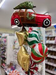 А Фигура, Машина с елкой, 32