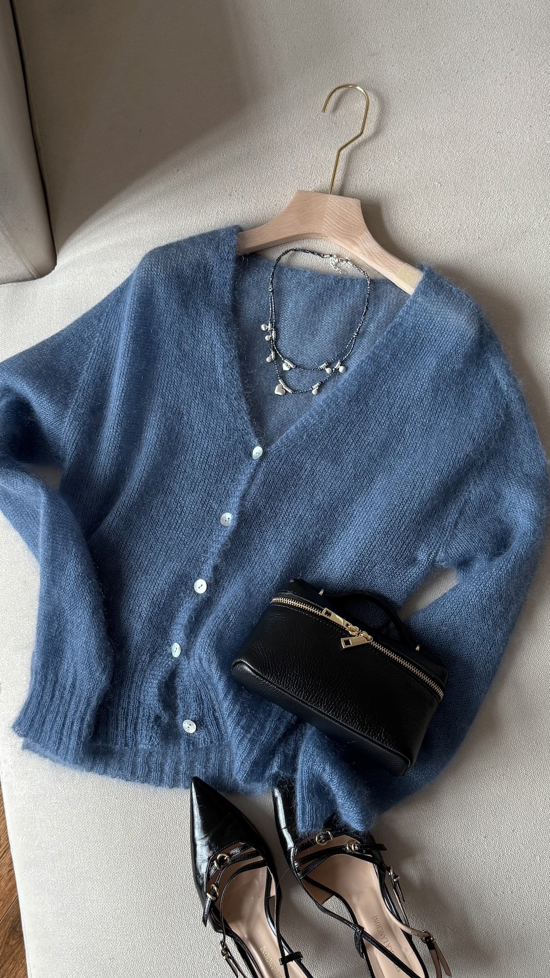 Колье из веревки металла и майорки