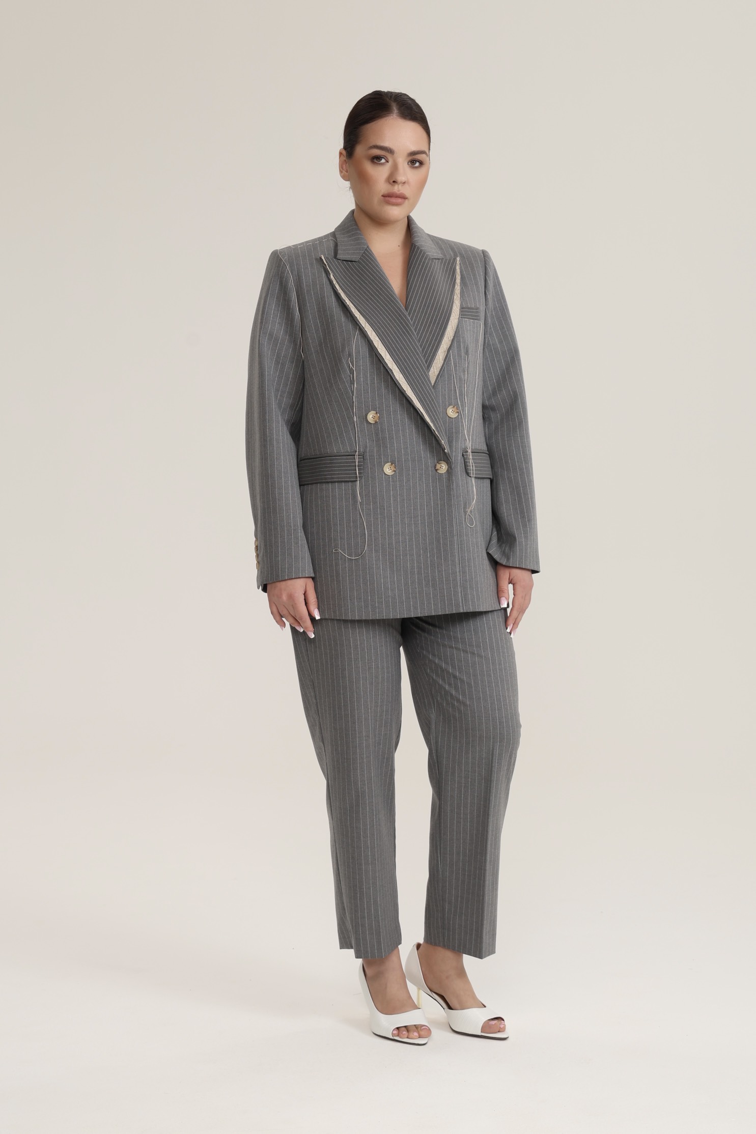 Брюки классические в полоску, серый