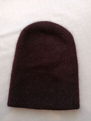 Шапка вязанная, женская, двухсторонняя.