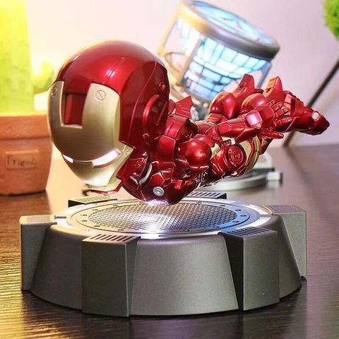 Левитирующий Железный человек (Iron man)