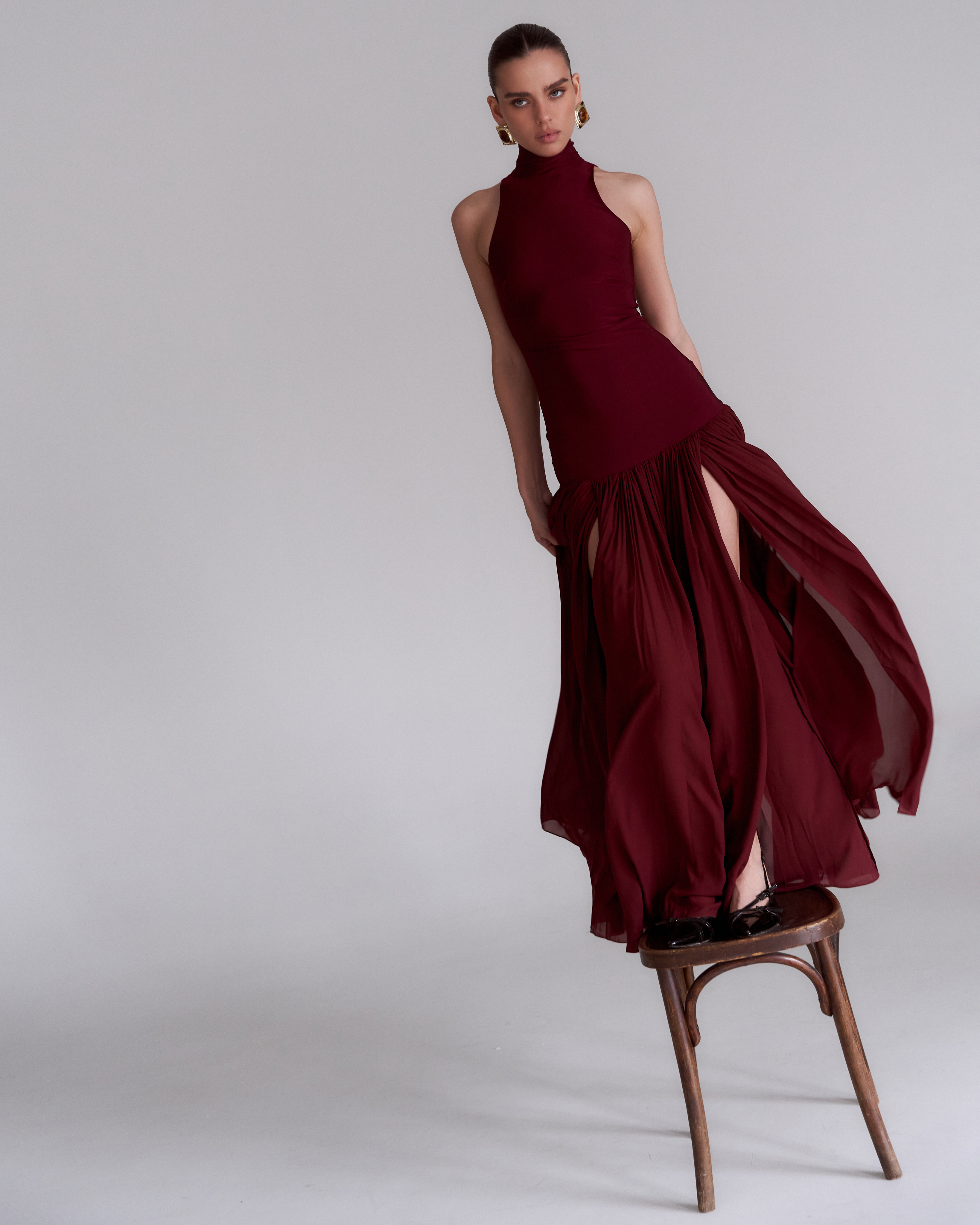 Платье с горлом, бордовое