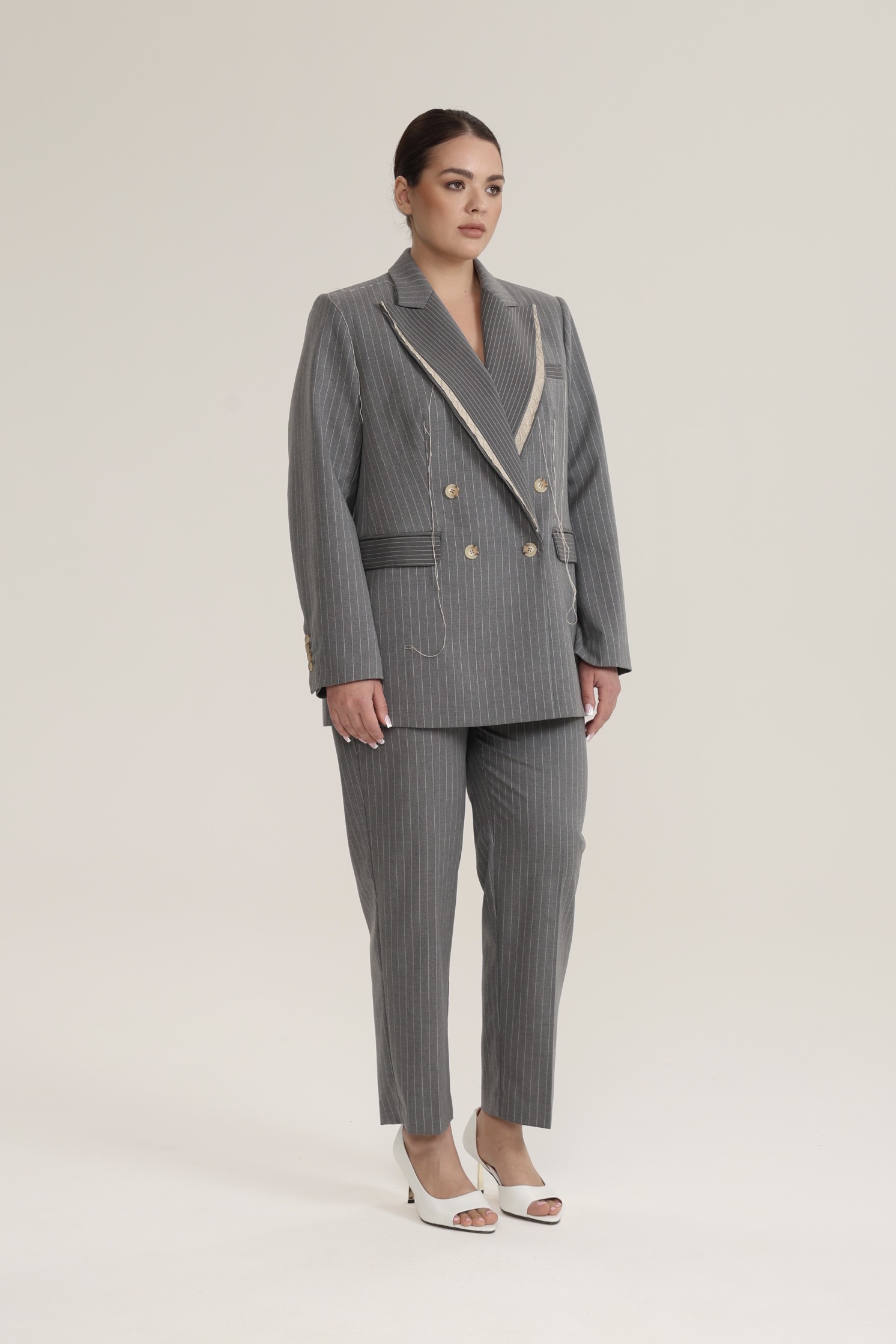 Брюки классические в полоску, серый