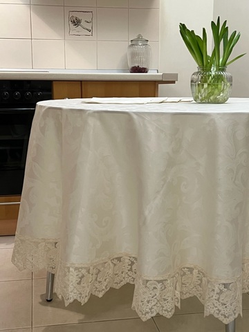 Скатерть 220 и 12 салфеток Palombella Valeria Poesia сливочные