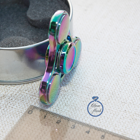 Спиннер металлический классической формы с выпуклыми кругами на лепестках цвет хамелеон 17034M