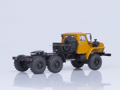 Ural-44202-0311-31 road tractor engine YaMZ-238 AutoHistory 1:43