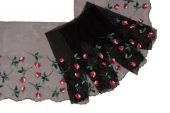 Вышивка на сетке черная/розы (правая) 21 см
