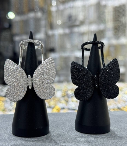 Кольцо БАБОЧКА МЕХАНИЧЕСКАЯ (двигающаяся) в обсыпке из камней