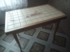 Кухонный обеденный стол с керамической плиткой 