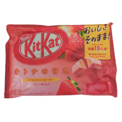 Батончик KitKat Strawberry 182 гр