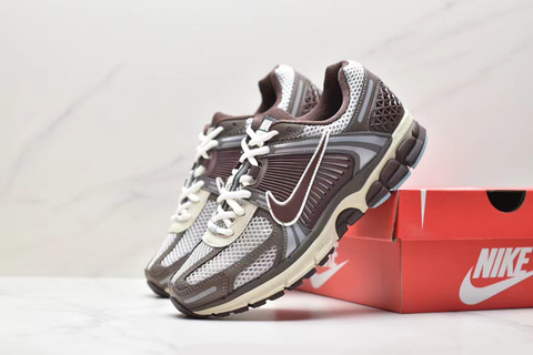 Nike Zoom Vomero 5 Earth Fossil