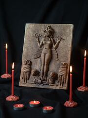 Рельеф Берни. Королева/Царица Ночи