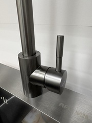 Смеситель для кухни из нержавеющей стали Accoona цвет ружейная сталь