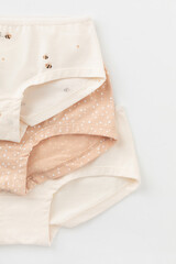 трусы/ уп  для девочки  К 1964-3уп/светлый песок,айвори,пчелки