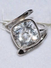 Горный хрусталь 640  (кольцо из серебра)