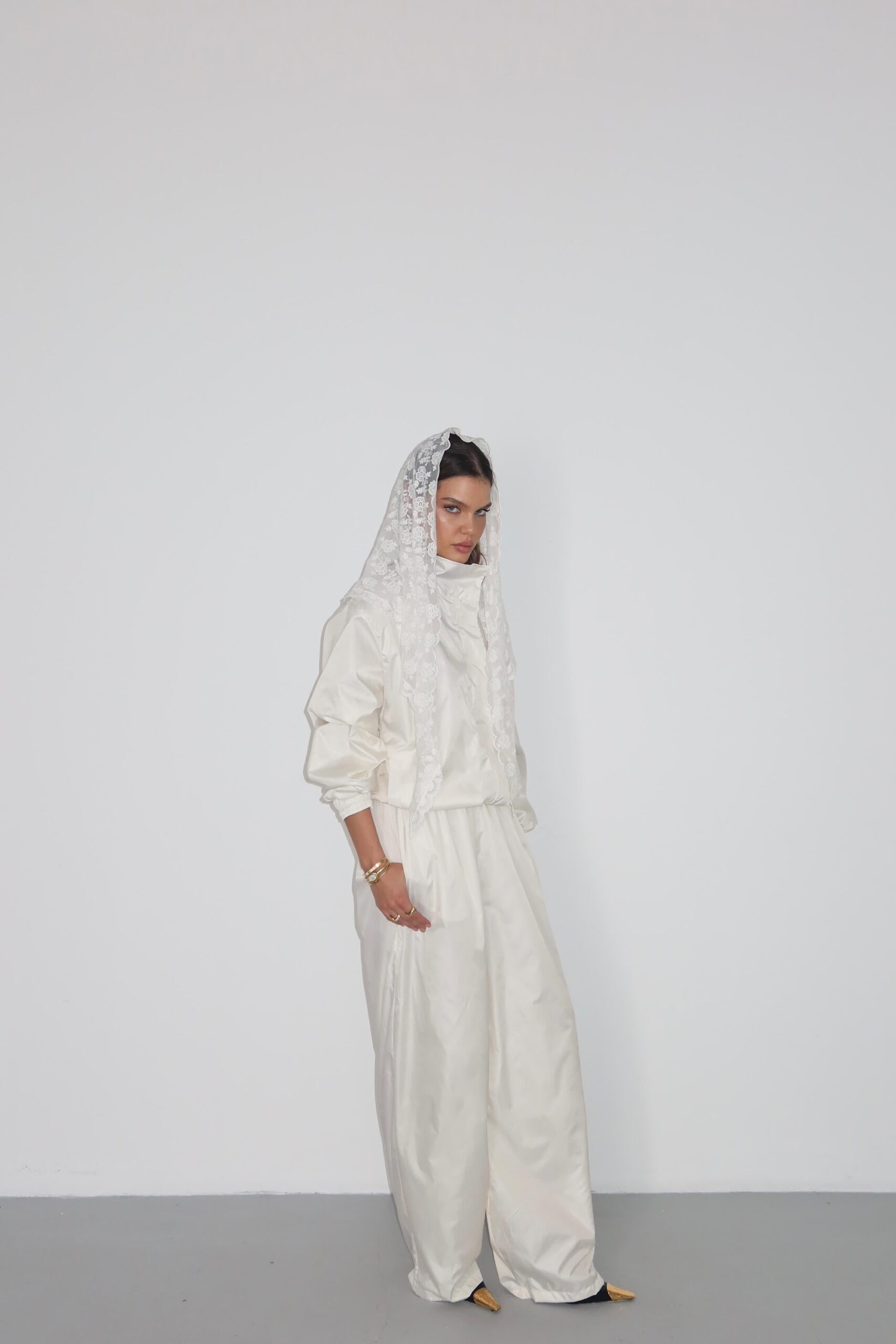 Брюки на резинке, Молочные