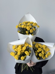 Охапка кустовых хризантем в желтом оттенке 5 шт