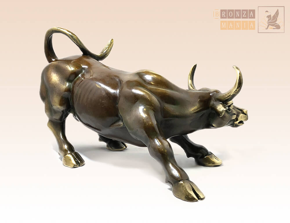 Медный бык купить 1488. Бык с Уолл стрит статуэтка. Статуэтка "бык-золотые рога". Статуэтка бык с Уолл стрит бронза.
