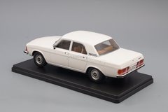 GAZ-3102 Volga white 1:24 Legendary Soviet cars Hachette #45
