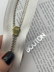 Молния металл, Gold, неразъёмная, на атласной тесьме, 6 мм, цвет 2101, белый