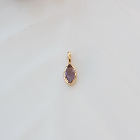 Подвеска Маркиз с тёмно-сиреневым фианитом, 14*5 мм, позолота, П389