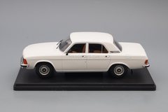 GAZ-3102 Volga white 1:24 Legendary Soviet cars Hachette #45