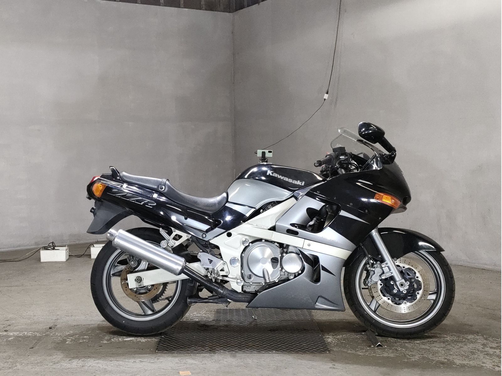 Kawasaki ZZ 400 Custom