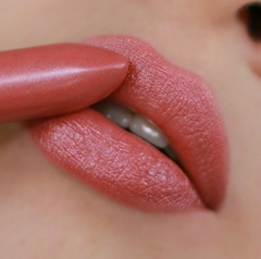 RELOUIS Помада PREMIUM GOLD №350 розово-красный