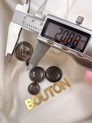 Пуговицы на прокол ХугоБ. темно-коричневые с перламутровым переливом