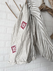 Шарф льняной комбинированный с вышивкой 