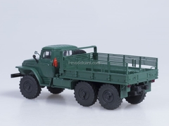 Ural-375D flatbed truck green AutoHistory 1:43