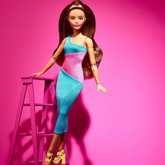 Барби Лукс 15 Шатенка в Розово-Голубом Платье Колор Блок