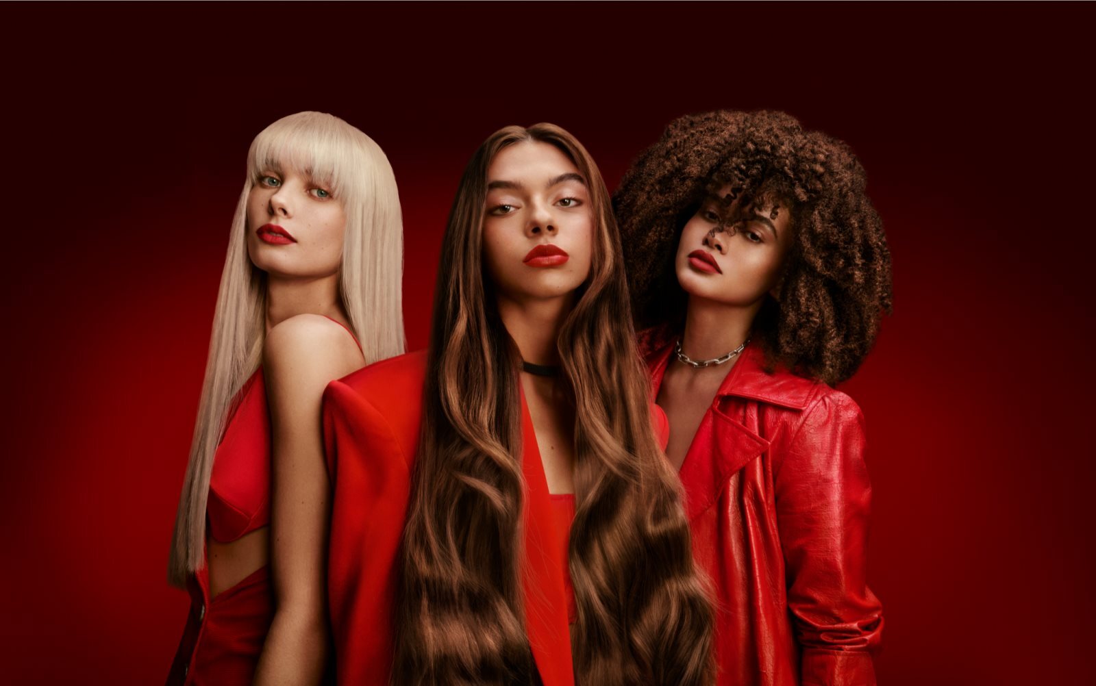 Сайт wella. Wella. Крашеные волосы, женская модель фото Wella professionals. Крашеные волосы, белый фон, женская модель фото Wella professionals. Вумен Велл старый.