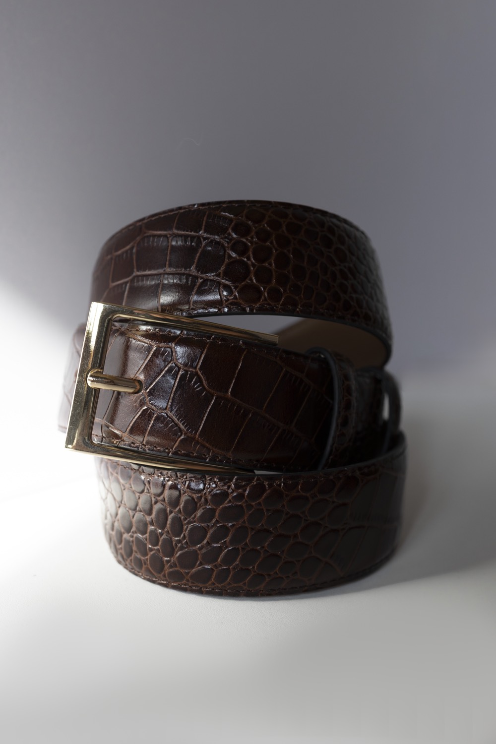 Классический ремень из кожи с тиснением под крокодила, 35 мм, темно-коричневый