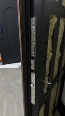 Входная металлическая дверь с зеркалом Брендорс Арт Деко 075 Зеркало 3D Белый софт (черная фурнитура)