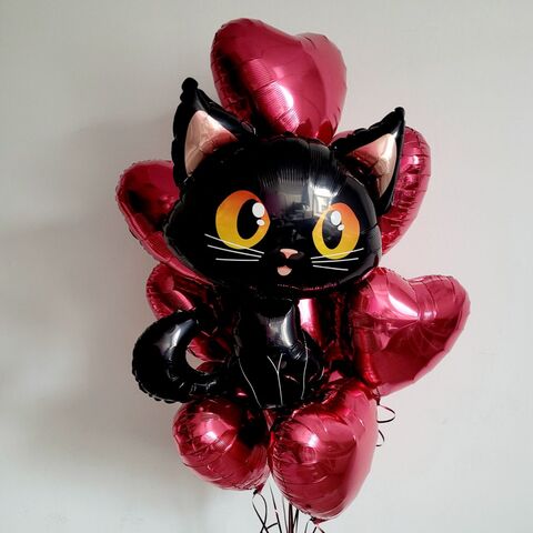 Букет шаров с кошечкой и сердцами