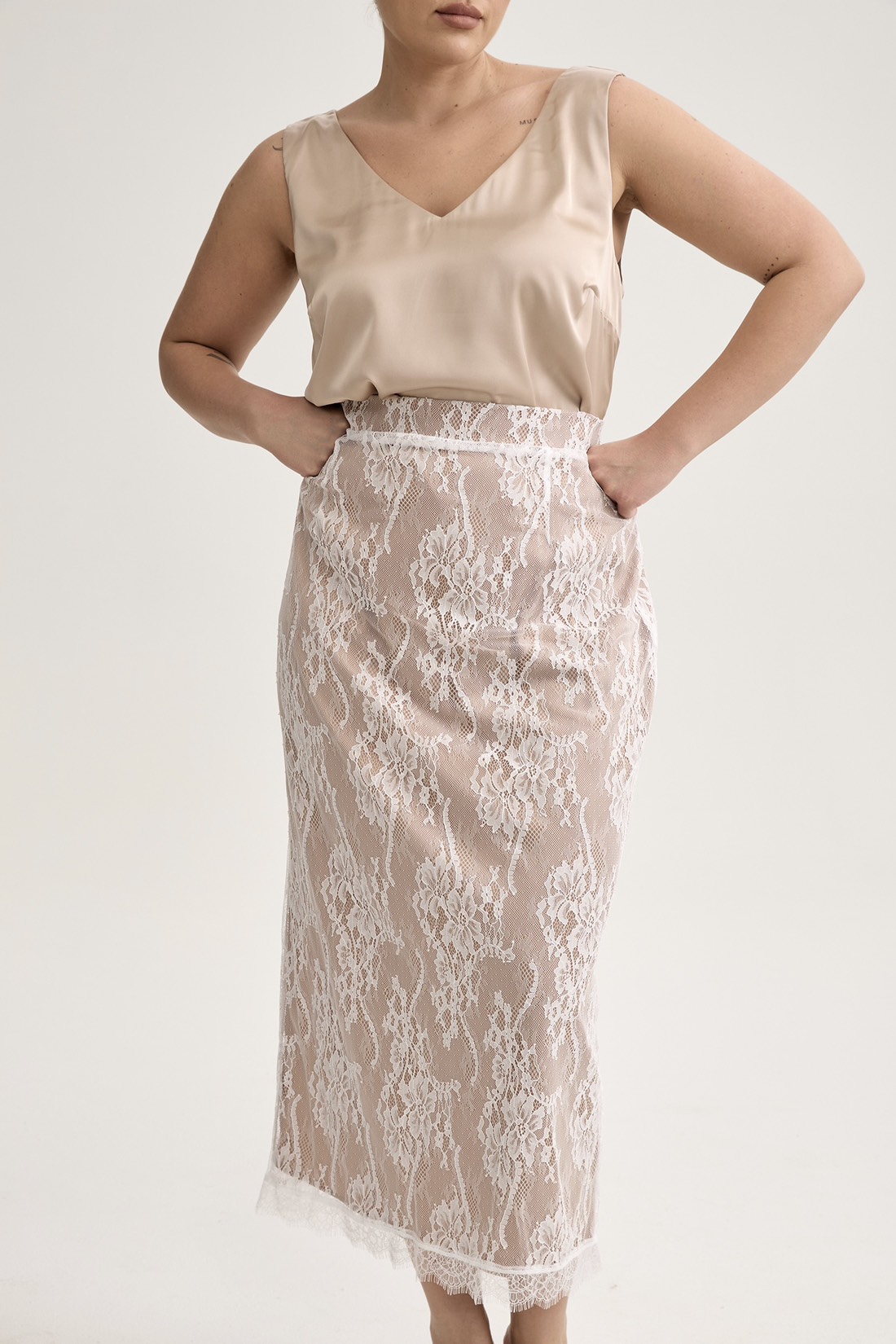 Юбка-карандаш из гипюра, молочный